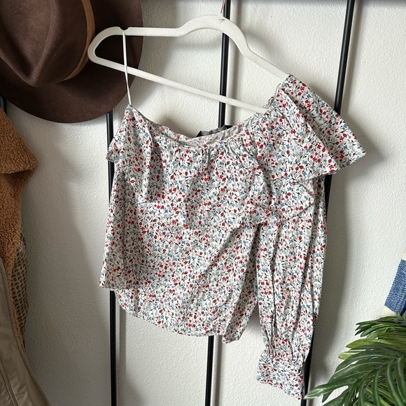 Zara Tops - Zara ditzy floral ruffle one sleeve off shoulder cotton cottagecore blouse shirt